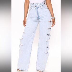 Crossover Slashed 90's Baggy Jeans - Light Wash